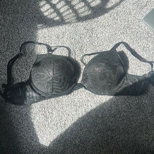 32B victorias Secret bombshell push up bra